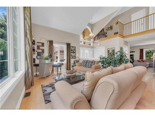 12 Sims Lock Road, Caledonia, ON - Indoor Photo Showing Living Room