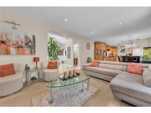 12 Sims Lock Road, Caledonia, ON - Indoor Photo Showing Living Room