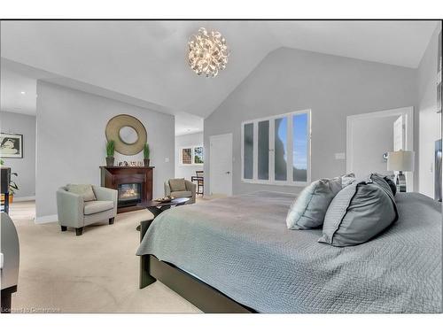 12 Sims Lock Road, Caledonia, ON - Indoor Photo Showing Bedroom