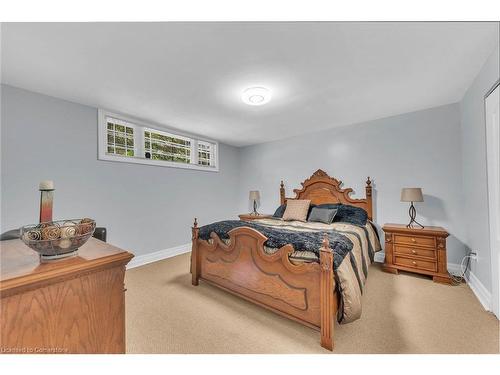 12 Sims Lock Road, Caledonia, ON - Indoor Photo Showing Bedroom