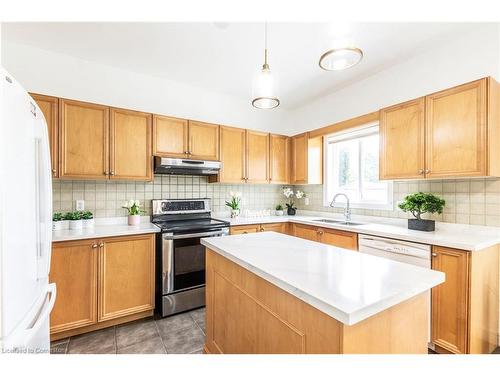 Upper-252 Thorner Drive, Hamilton, ON - Indoor Photo Showing Kitchen