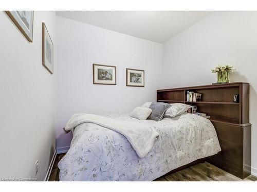 627-125 Shoreview Place, Stoney Creek, ON - Indoor Photo Showing Bedroom