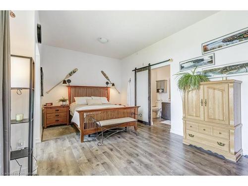 627-125 Shoreview Place, Stoney Creek, ON - Indoor Photo Showing Bedroom