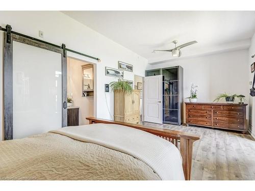 627-125 Shoreview Place, Stoney Creek, ON - Indoor Photo Showing Bedroom