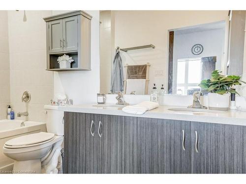 627-125 Shoreview Place, Stoney Creek, ON - Indoor Photo Showing Bathroom