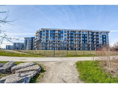 627-125 Shoreview Place, Stoney Creek, ON - Outdoor