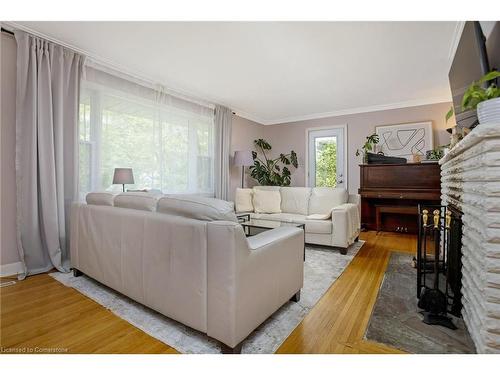 262 Alscot Crescent, Oakville, ON - Indoor Photo Showing Living Room