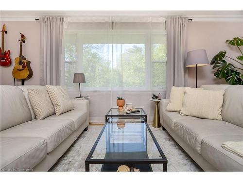 262 Alscot Crescent, Oakville, ON - Indoor Photo Showing Living Room