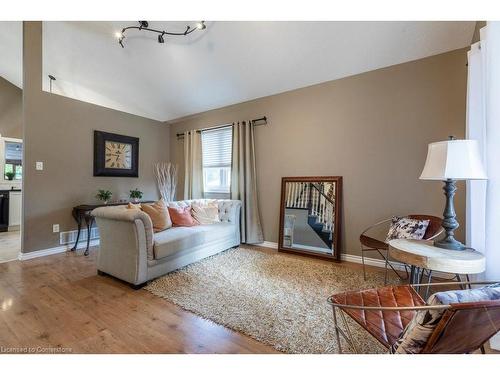 45 Tartan Drive, Caledonia, ON - Indoor Photo Showing Living Room