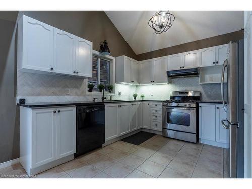 45 Tartan Drive, Caledonia, ON - Indoor Photo Showing Kitchen