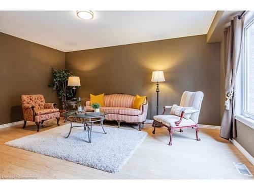 45 Tartan Drive, Caledonia, ON - Indoor Photo Showing Living Room