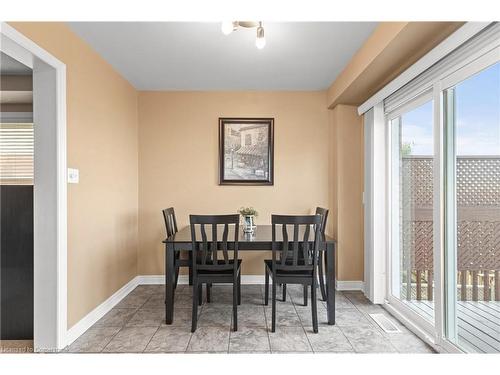 20 Slater Court, Hamilton, ON - Indoor Photo Showing Dining Room