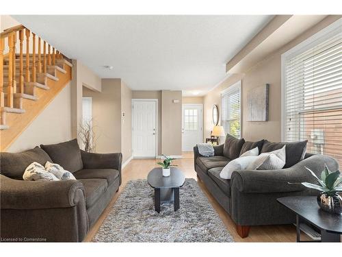 20 Slater Court, Hamilton, ON - Indoor Photo Showing Living Room