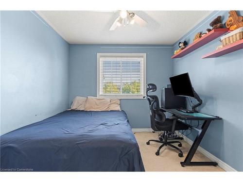 20 Slater Court, Hamilton, ON - Indoor Photo Showing Bedroom