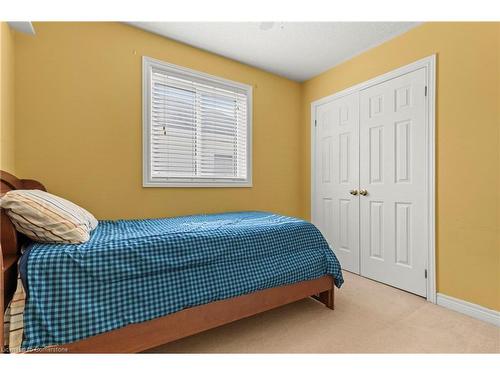 20 Slater Court, Hamilton, ON - Indoor Photo Showing Bedroom