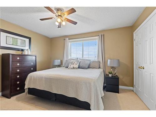 20 Slater Court, Hamilton, ON - Indoor Photo Showing Bedroom