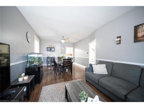 125 Cavell Avenue, Hamilton, ON - Indoor Photo Showing Living Room