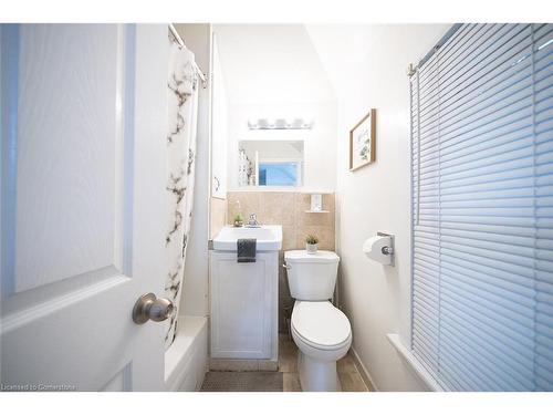 125 Cavell Avenue, Hamilton, ON - Indoor Photo Showing Bathroom