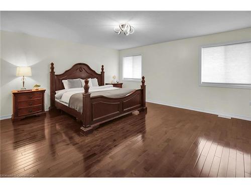 183 Chambers Drive, Ancaster, ON - Indoor Photo Showing Bedroom