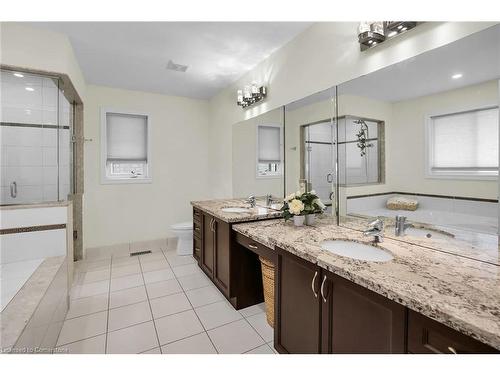 183 Chambers Drive, Ancaster, ON - Indoor Photo Showing Bathroom