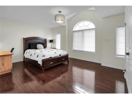 183 Chambers Drive, Ancaster, ON - Indoor Photo Showing Bedroom