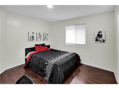 183 Chambers Drive, Ancaster, ON - Indoor Photo Showing Bedroom