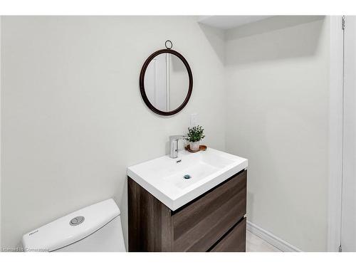 183 Chambers Drive, Ancaster, ON - Indoor Photo Showing Bathroom