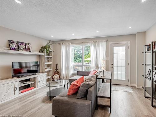 23-120 Quigley Road, Hamilton, ON - Indoor Photo Showing Living Room