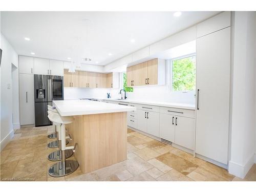 2260 Britannia Road, Burlington, ON - Indoor Photo Showing Kitchen With Upgraded Kitchen