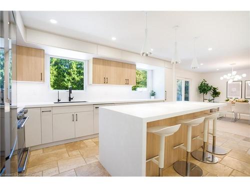 2260 Britannia Road, Burlington, ON - Indoor Photo Showing Kitchen With Upgraded Kitchen