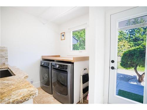 2260 Britannia Road, Burlington, ON - Indoor Photo Showing Laundry Room