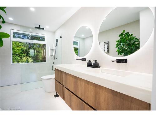 2260 Britannia Road, Burlington, ON - Indoor Photo Showing Bathroom