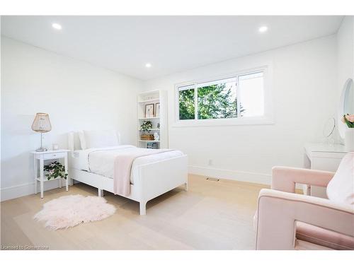 2260 Britannia Road, Burlington, ON - Indoor Photo Showing Bedroom