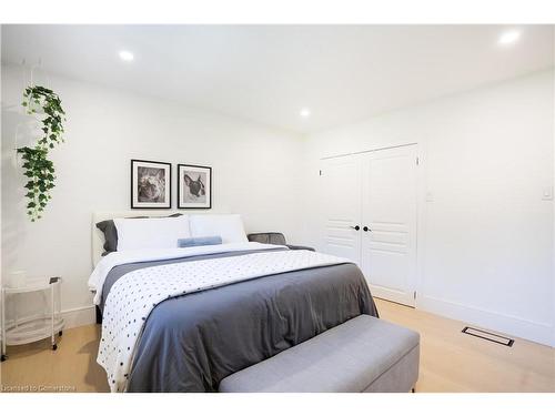 2260 Britannia Road, Burlington, ON - Indoor Photo Showing Bedroom