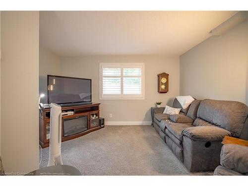 202-159 Lake Street, St. Catharines, ON - Indoor Photo Showing Living Room