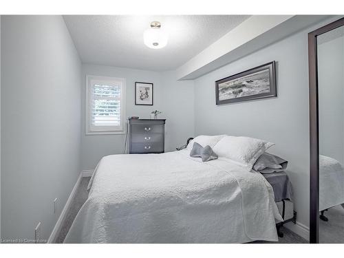 202-159 Lake Street, St. Catharines, ON - Indoor Photo Showing Bedroom