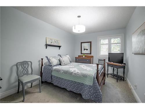 202-159 Lake Street, St. Catharines, ON - Indoor Photo Showing Bedroom