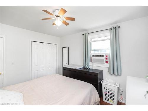 37 Powerview Avenue, St. Catharines, ON - Indoor Photo Showing Bedroom