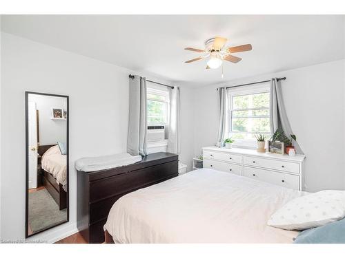 37 Powerview Avenue, St. Catharines, ON - Indoor Photo Showing Bedroom