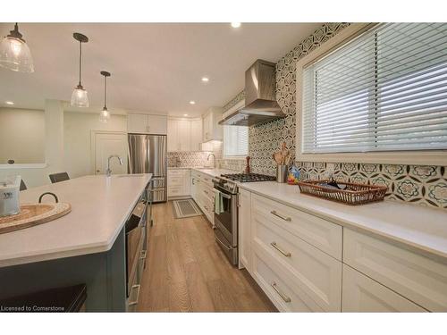 3940 Eleventh Street, St. Catharines, ON - Indoor Photo Showing Kitchen With Upgraded Kitchen