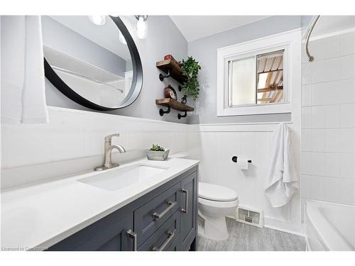 3085 Kingswood Crescent, Niagara Falls, ON - Indoor Photo Showing Bathroom