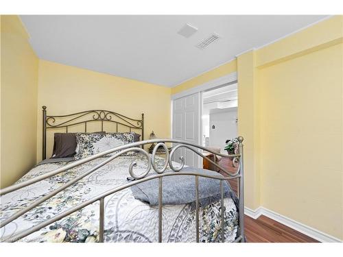 3085 Kingswood Crescent, Niagara Falls, ON - Indoor Photo Showing Bedroom