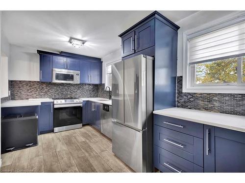 60-11 Harrisford Street, Hamilton, ON - Indoor Photo Showing Kitchen With Upgraded Kitchen