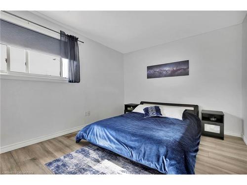 60-11 Harrisford Street, Hamilton, ON - Indoor Photo Showing Bedroom