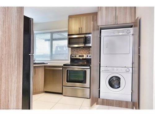 1-70 Brentwood Drive, Hamilton, ON - Indoor Photo Showing Laundry Room