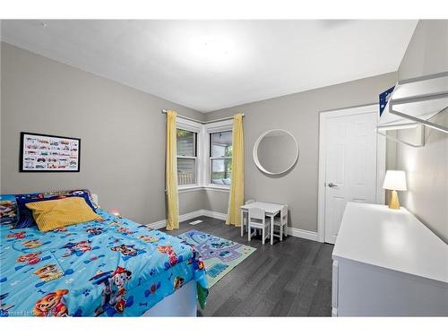 30 Randall Avenue, Hamilton, ON - Indoor Photo Showing Bedroom