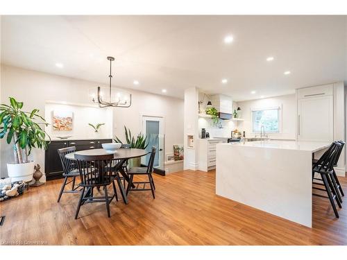 898 Partridge Drive, Burlington, ON - Indoor Photo Showing Dining Room