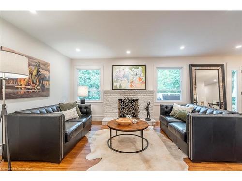 898 Partridge Drive, Burlington, ON - Indoor Photo Showing Living Room