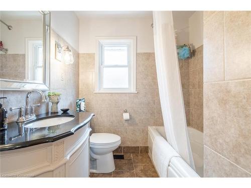 898 Partridge Drive, Burlington, ON - Indoor Photo Showing Bathroom