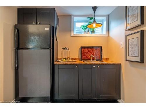 898 Partridge Drive, Burlington, ON - Indoor Photo Showing Kitchen